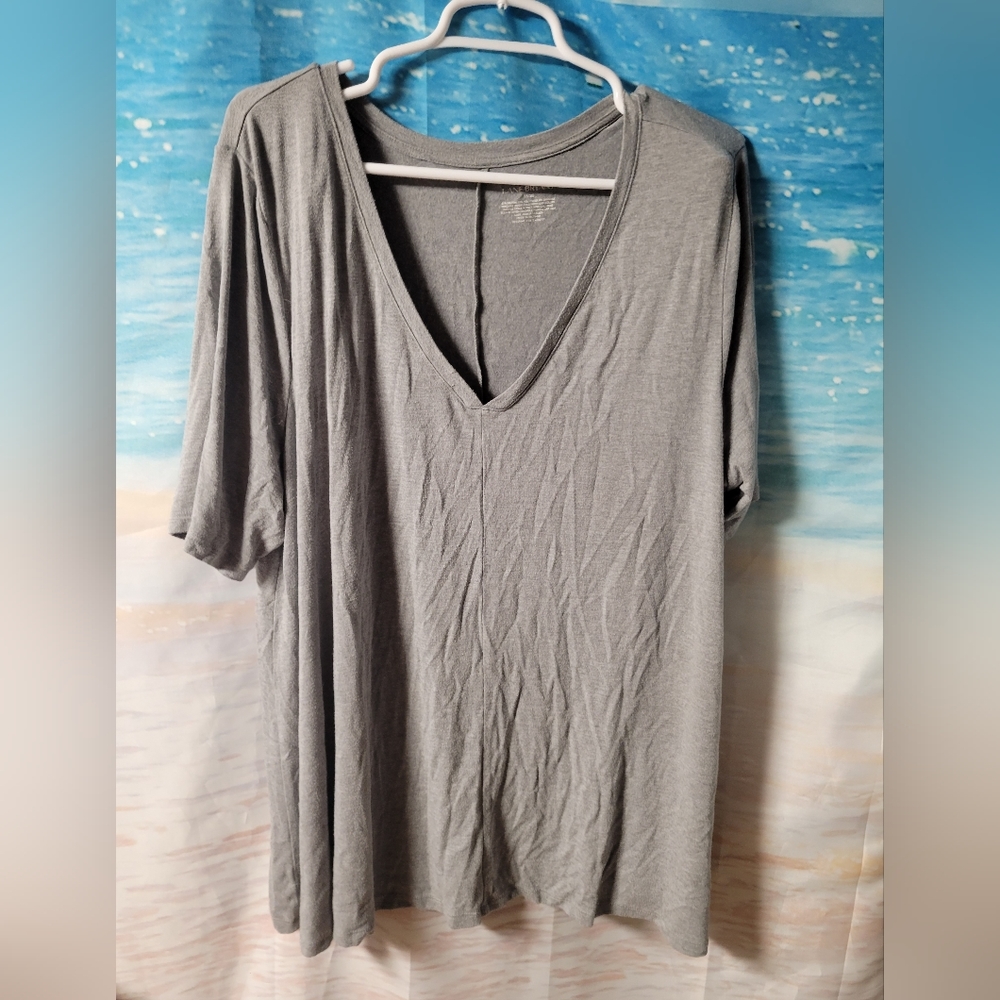 Lane Bryant Gray‎ Vneck tshirt size 18/20